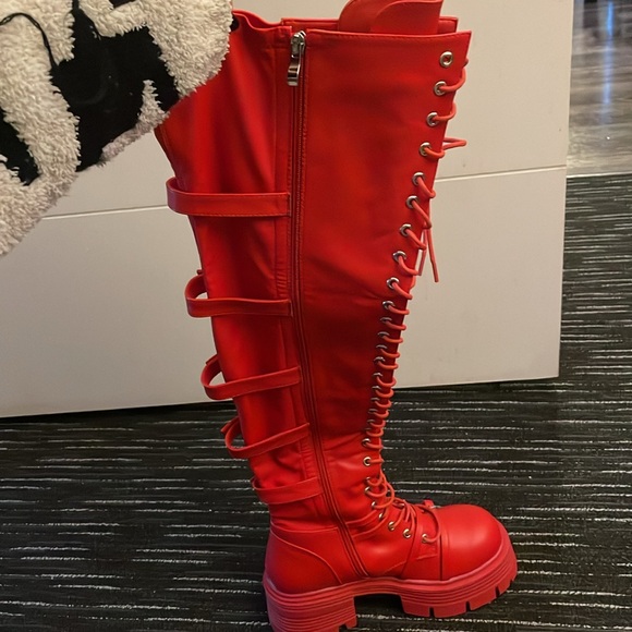 AKIRA thigh high boots - Picture 4 of 6
